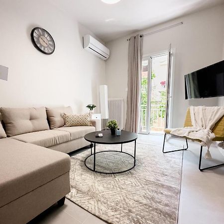 Metro Chic Haven: Modernized Urban Studio Near The Tram Αθήνα Εξωτερικό φωτογραφία