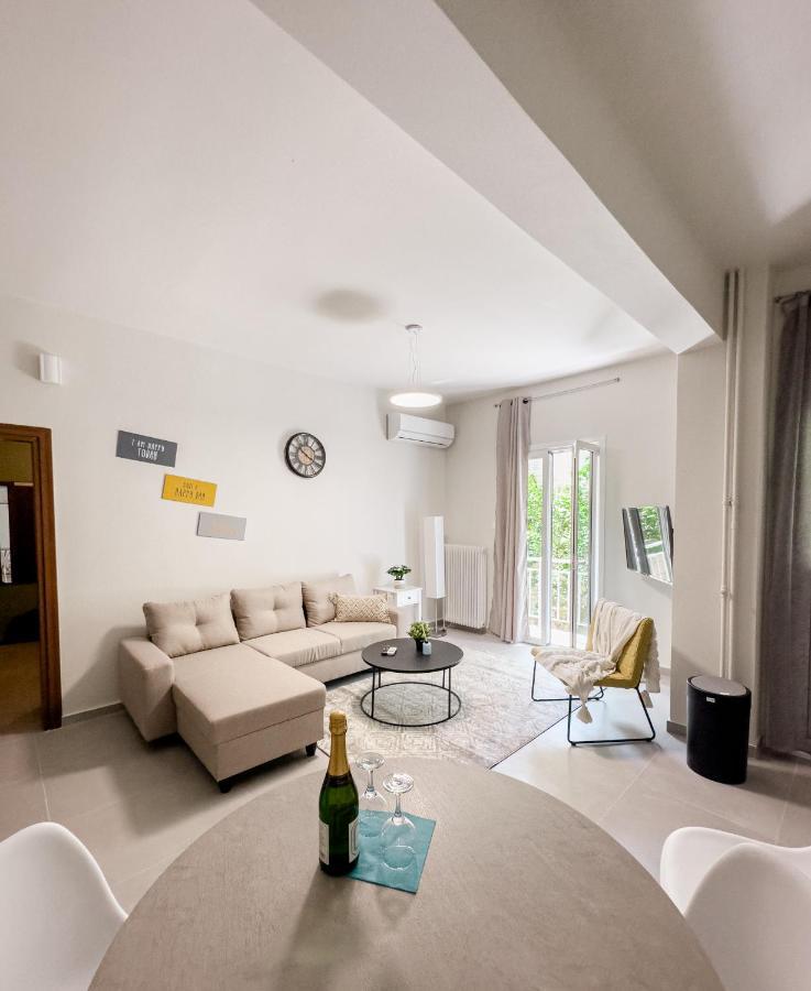 Metro Chic Haven: Modernized Urban Studio Near The Tram Αθήνα Εξωτερικό φωτογραφία