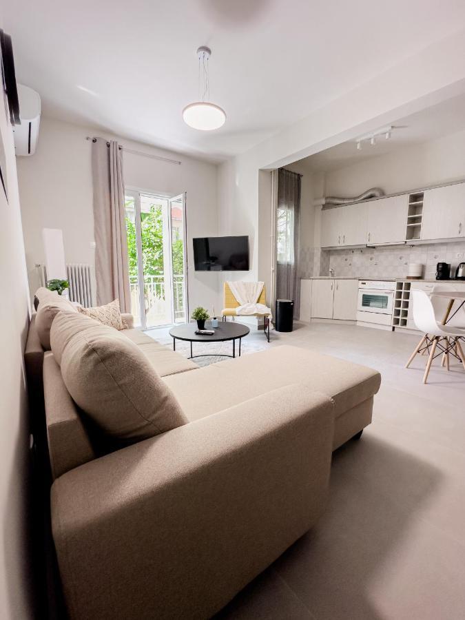 Metro Chic Haven: Modernized Urban Studio Near The Tram Αθήνα Εξωτερικό φωτογραφία
