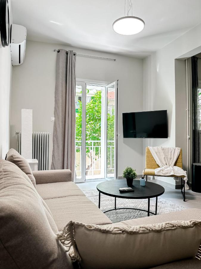 Metro Chic Haven: Modernized Urban Studio Near The Tram Αθήνα Εξωτερικό φωτογραφία