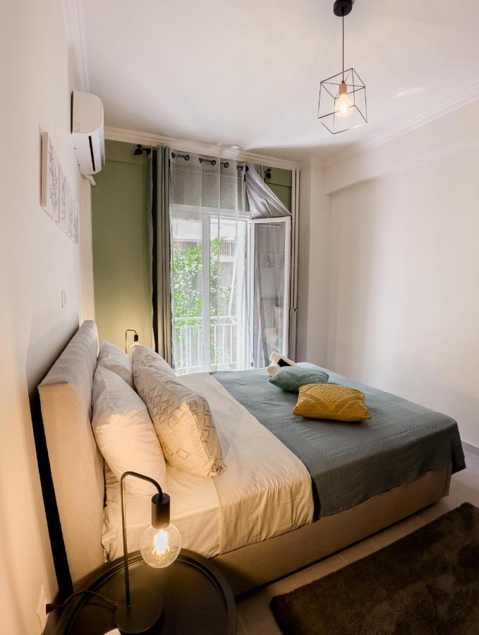 Metro Chic Haven: Modernized Urban Studio Near The Tram Αθήνα Εξωτερικό φωτογραφία