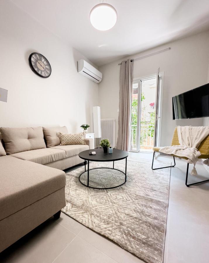 Metro Chic Haven: Modernized Urban Studio Near The Tram Αθήνα Εξωτερικό φωτογραφία
